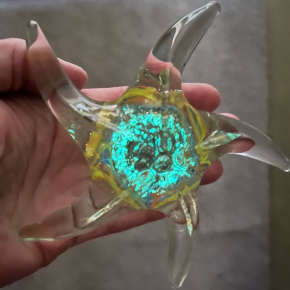 Starfish glass paperweight - Picture 6 of 7